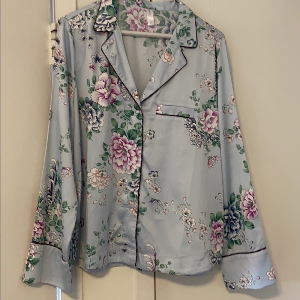 Silky satin pajama top, perfect condition.
